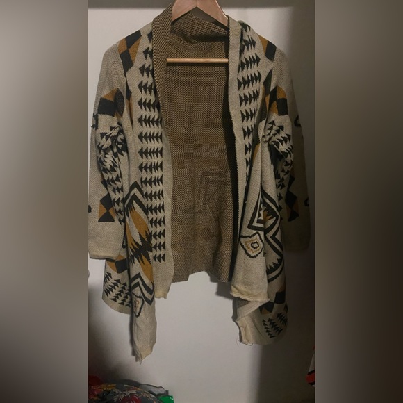 Pattern Cardigan - Picture 1 of 4